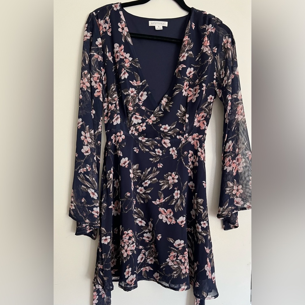Cute Dress with bell sleeves